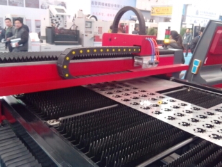 塑料拖鏈激光切案例