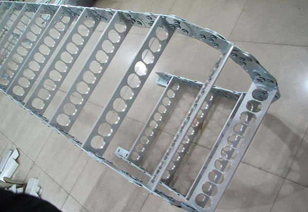 打孔鋼制拖鏈案例