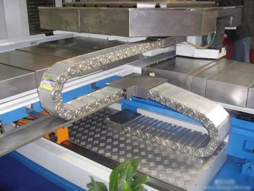 全封閉鋼制線纜拖鏈案例